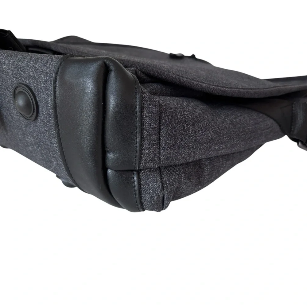 ALPAKA 7ven Mini Messenger Bag (Carbon Grey) Crossbody Laptop